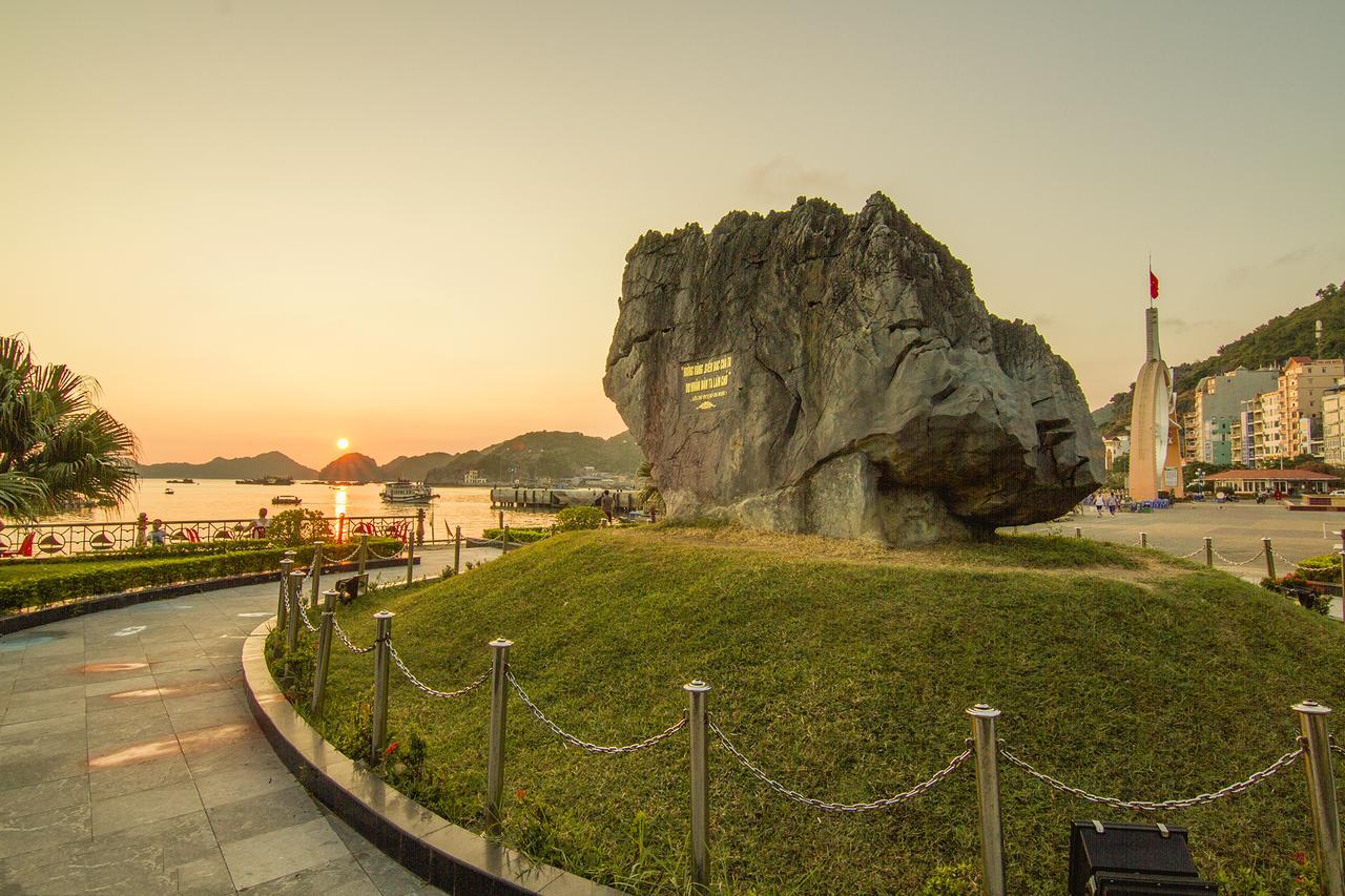 Cat Ba Hostel Cat Ba Island ภายนอก รูปภาพ
